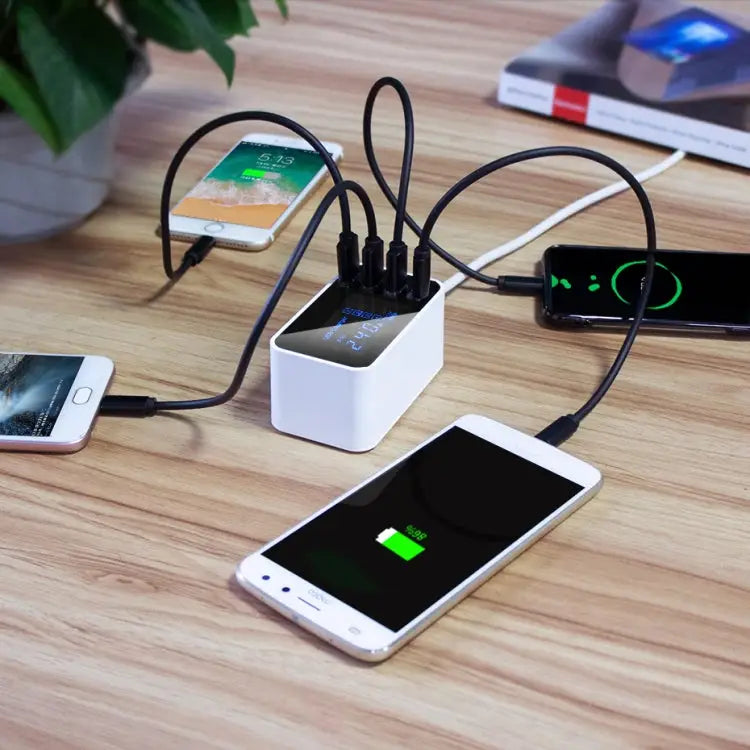 CDA30 20W 3 USB Ports + USB-C / Type-C Ports Multi-function Charger with LED Display US Plug - US Plug