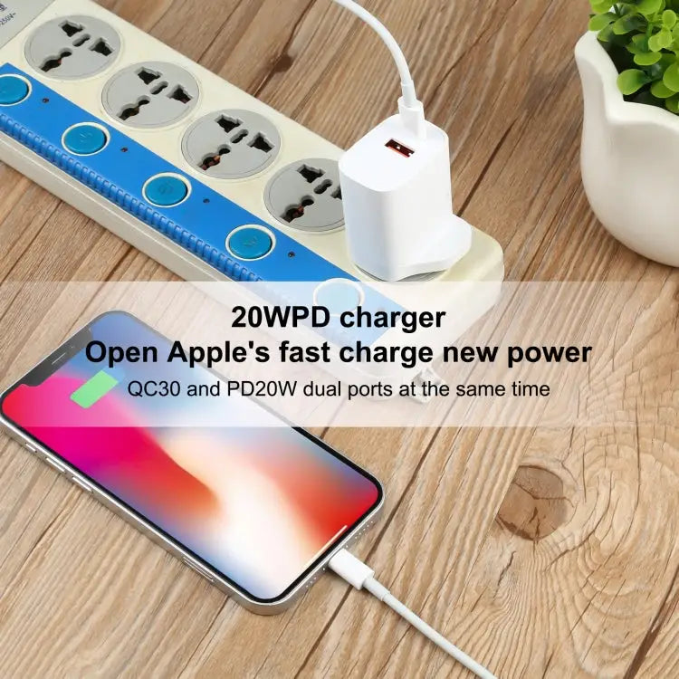 E087 20W USB-C / Type-C + USB Ports Fast Charging Travel Charger UK Plug - UK Plug