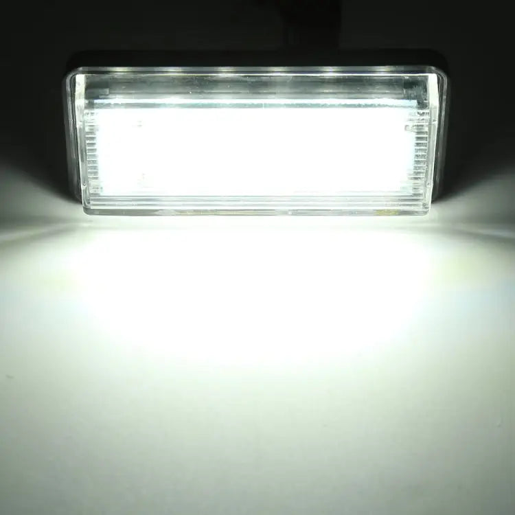 2 PCS DC12V / 1.5W/ 6000K / 100LM Car LED License Plate Light 18LEDs SMD-3528 Lamps for Lexus For Lexus - For Lexus