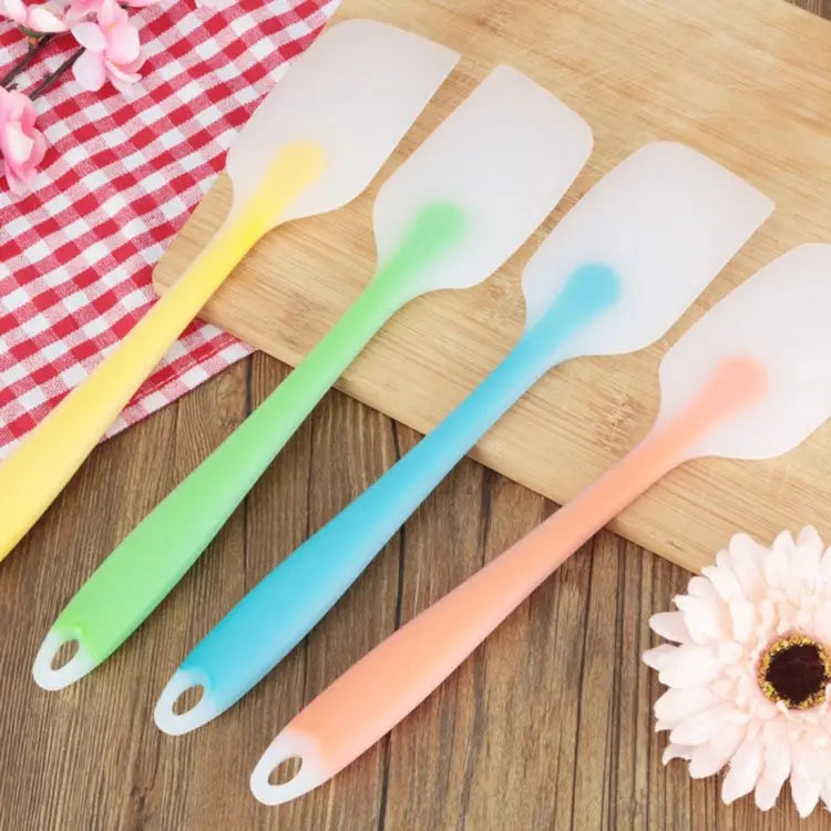 5 PCS Baking Tool Translucent Integrated High Temperature Resistance Cream Silicone Scraper Cake Spatula Random Color