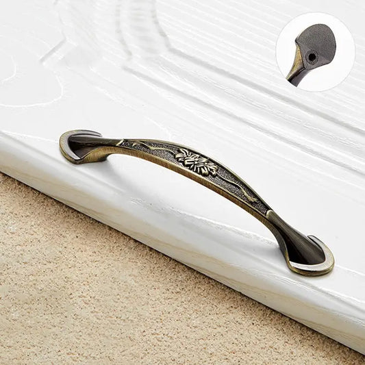 6026-96 European Style Zinc Alloy Cabinet Wardrobe Drawer Door Handle Hole Spacing: 96mm (Bronze) 6026-96 Bronze
