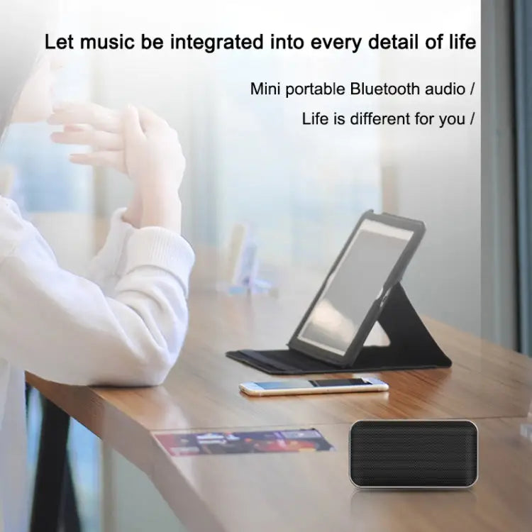BT209 Outdoor Portable Ultra-thin Mini Wireless Bluetooth Speaker Support TF Card & Hands-free Calling Silver - Silver