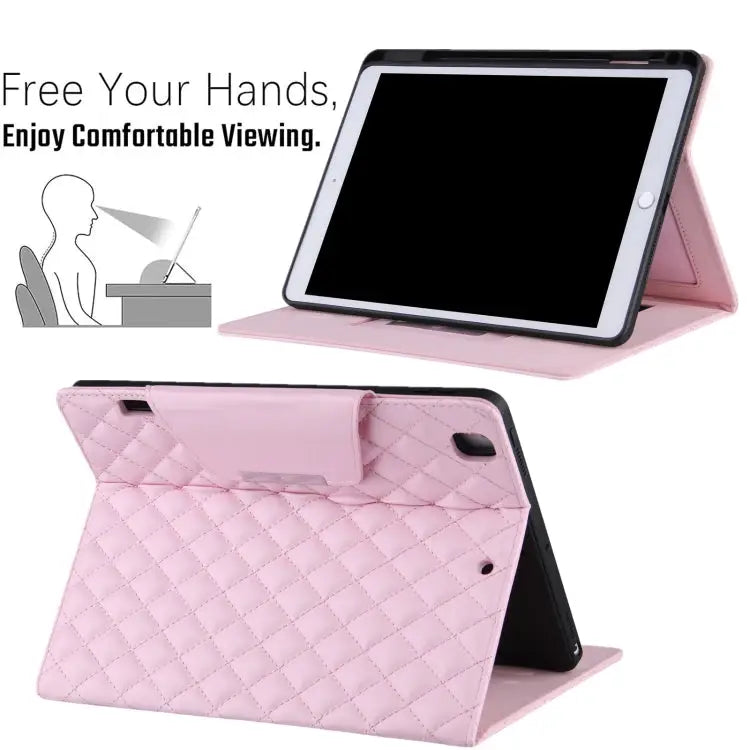Checkered Pattern Horizontal Flip Leather Case with Holder & Card Slots & Hand Strap For iPad 10.2 (2021 / 2020 / 2019)