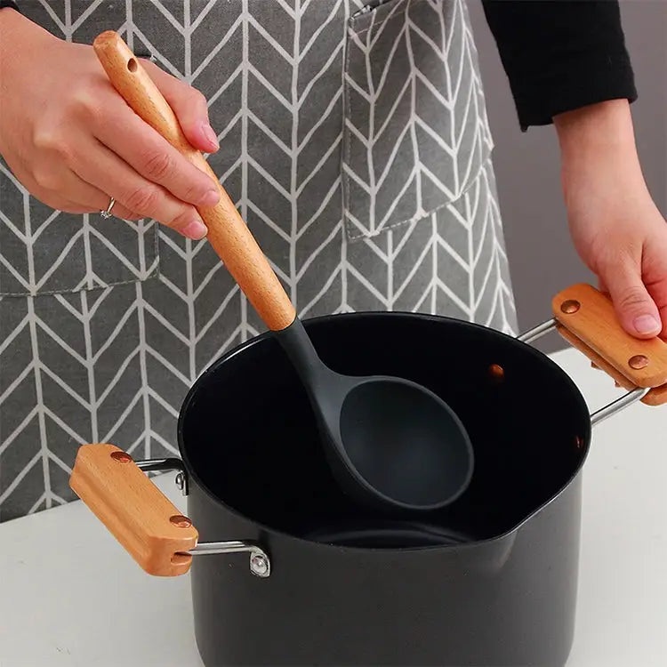kn020 11 in 1 Wooden Handle Silicone Non-stick Spatula Spoon Kitchen Tool + Bucket Set 11 in 1 with Bucket - 11 in 1