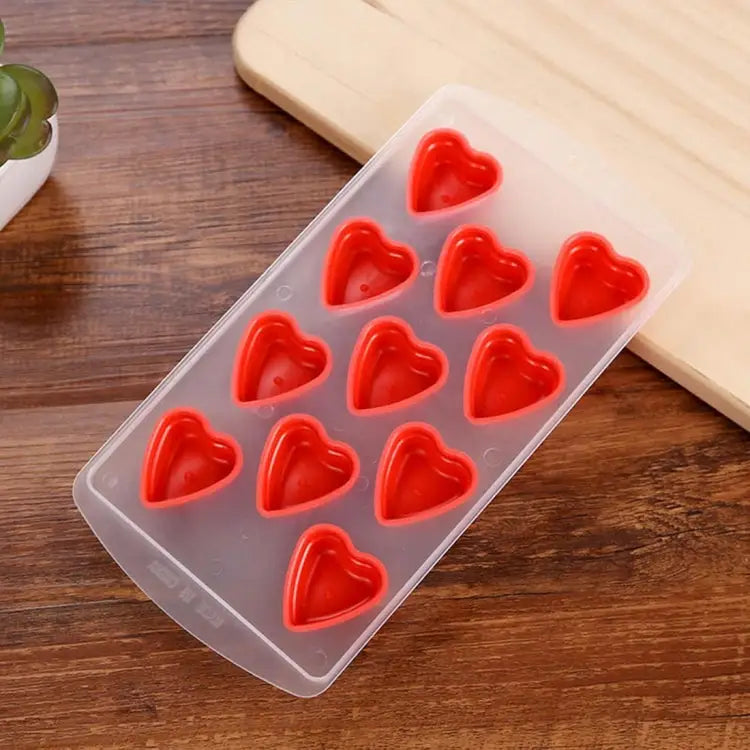 Love Shaped Silicon Ice Cube Tray / Ice Mold Random Color Love Shaped - Love Shaped