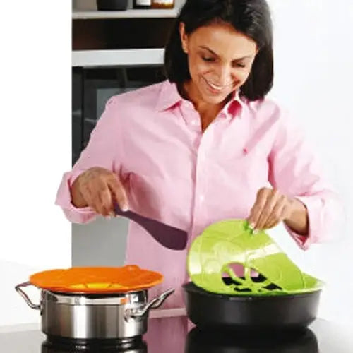 New Spill-Proof Anti-Flutter and Heat-Resistant Silicone Pot Cover (Ramdom Color Delivery)
