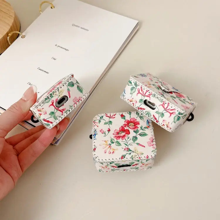 White Floral PU Leather Wireless Earphone Case For AirPods Pro 2 For AirPods 3 For AirPods Pro For AirPods 1/2 - Apple